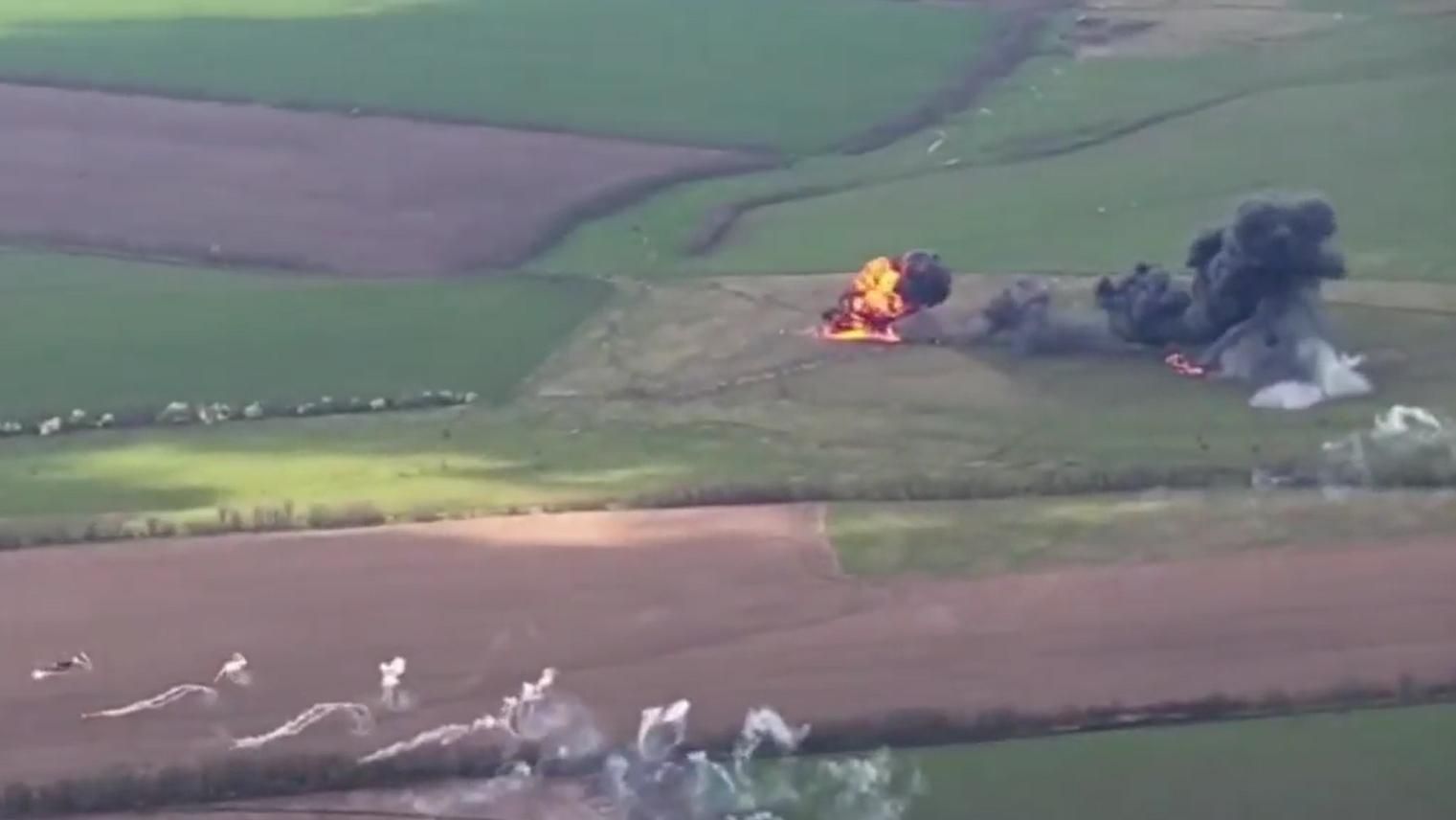 Нацгвардия показала уничтожение российского вертолета К-52 "Аллигатор" Нацгвардия показала уничтожение российского вертолета К-52 "Аллигатор"