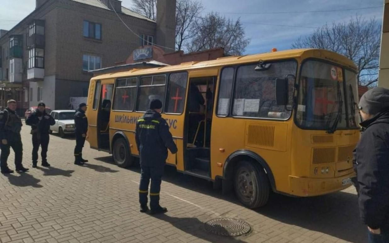 До людей на Донеччині приїжджають правоохоронці і просять евакуюватися, не усі хочуть, – ОВА