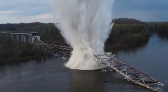   В Чернигове саперы-водолазы отыскали и уничтожили сверхмощную авиабомбу