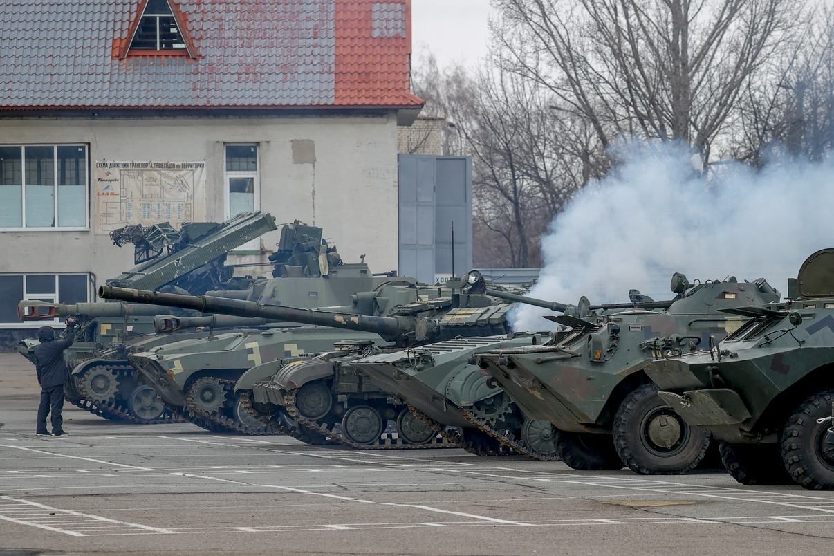 Окупанти готуються до наступу і перекидають на схід України всі війська з Білорусі – розвідка