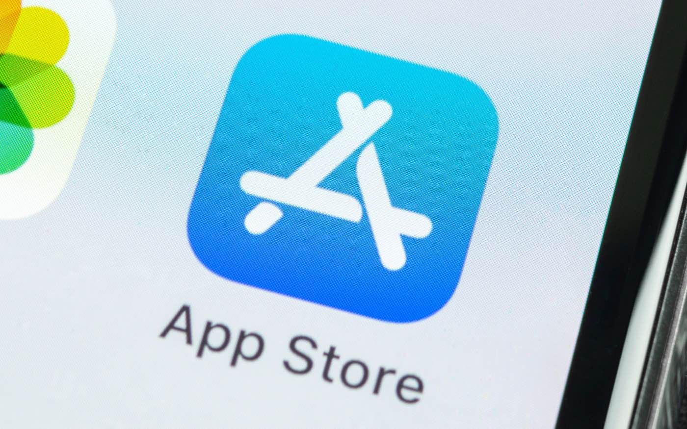 Apple удалила из App Store копию программы мобильного банка ВТБ