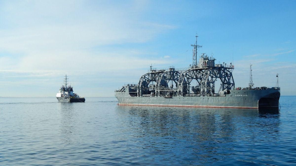 Обследовать уничтоженный крейсер "Москва" отправили столетнее судно "Коммуна" Обследовать уничтоженный крейсер "Москва" отправили столетнее судно "Коммуна"