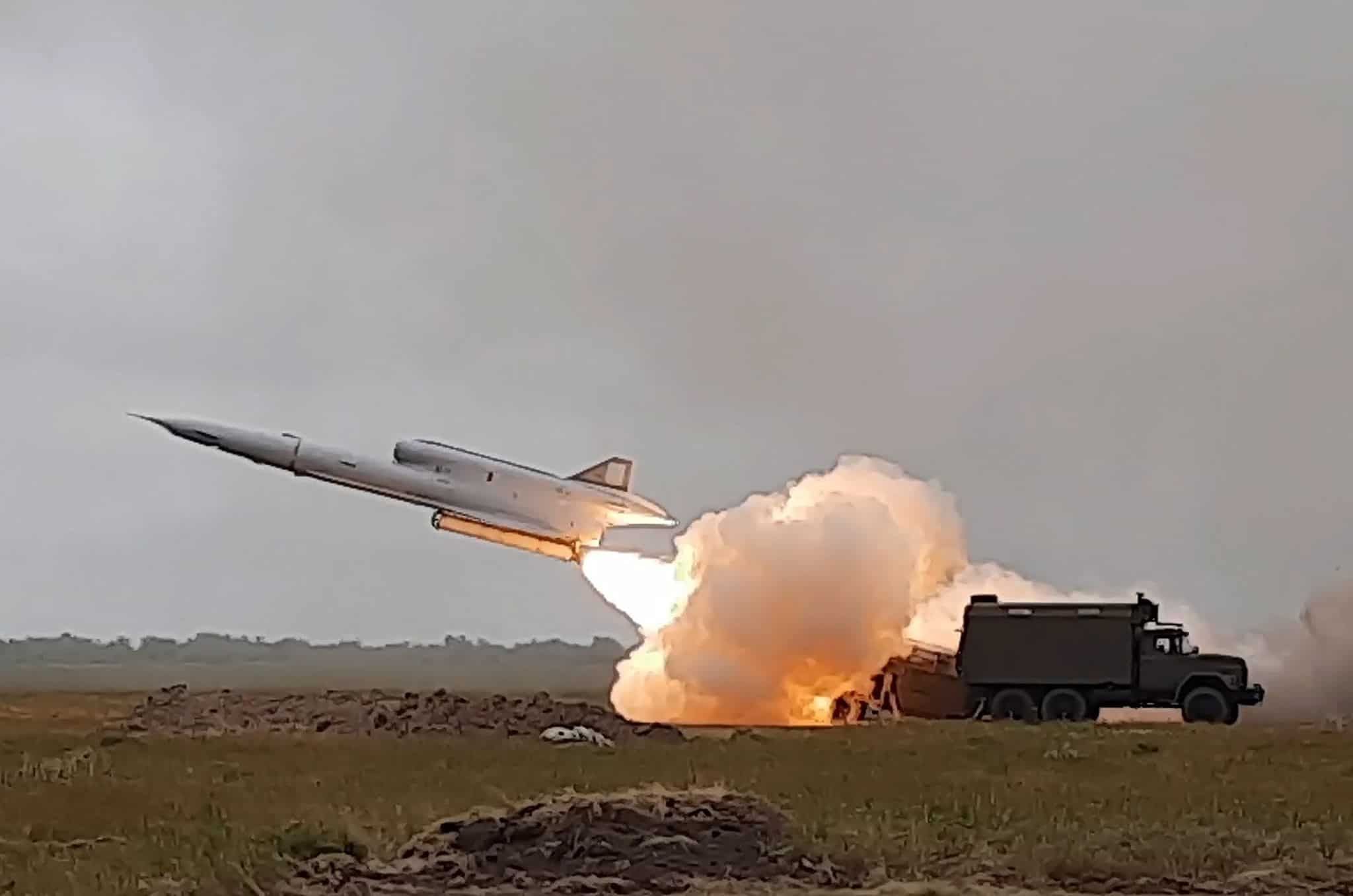 Плодотворные сутки: Воздушные силы на Востоке уничтожили 2 самолета и 5 беспилотников россиян Плодотворные сутки: Воздушные силы на Востоке уничтожили 2 самолета и 5 беспилотников россиян