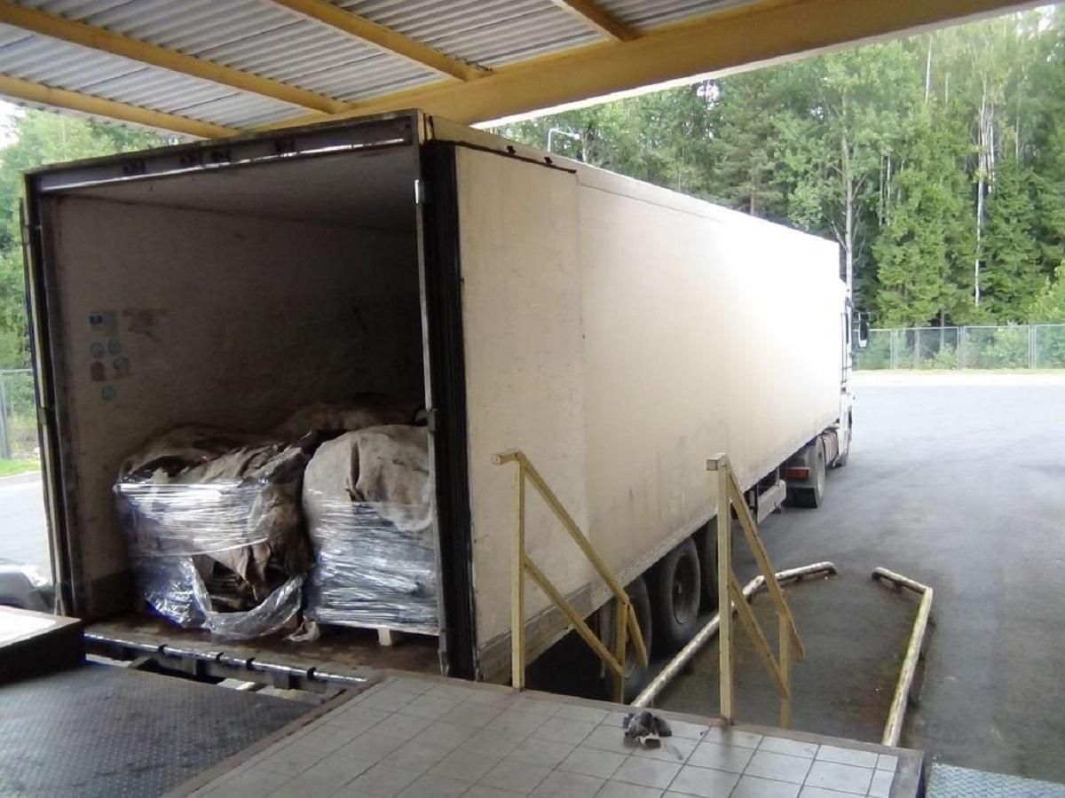 Російський уряд збирається дозволити контрабанду західної техніки та автомобілів Російський уряд збирається дозволити контрабанду західної техніки та автомобілів