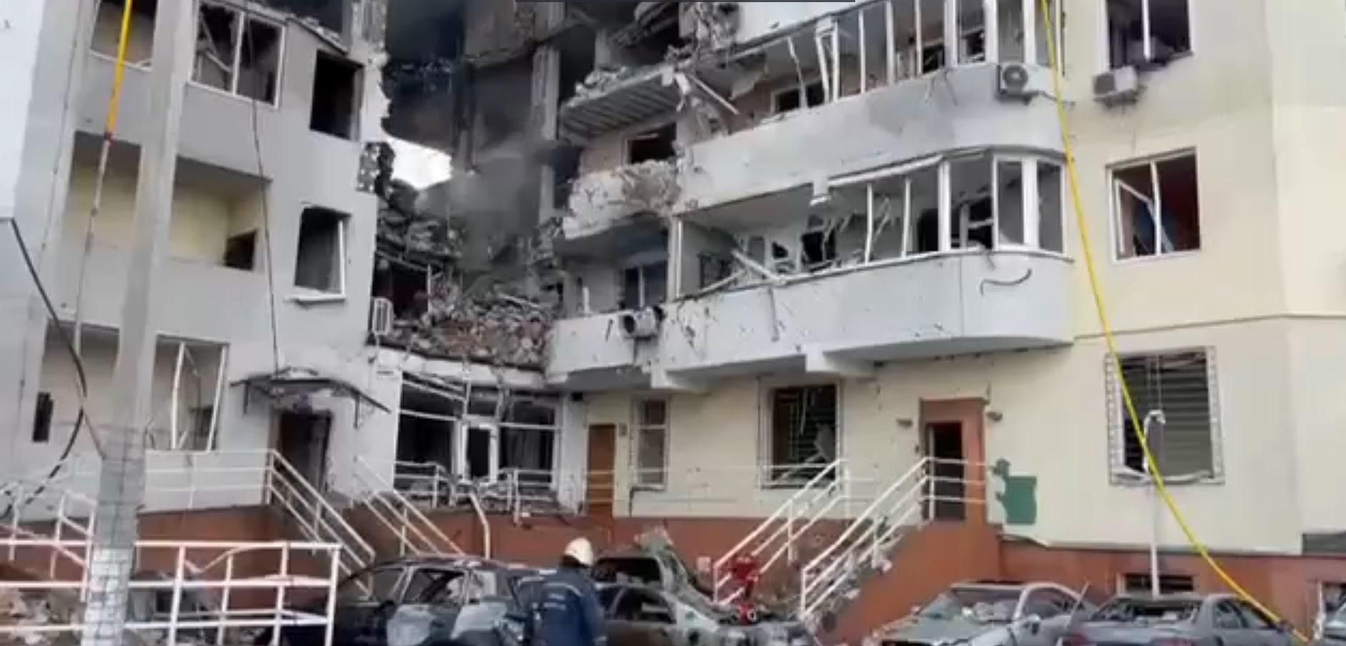 Це геноцид нашого народу, – Федоров показав кадри з одеського будинку у який поцілила ракета Це геноцид нашого народу, – Федоров показав кадри з одеського будинку у який поцілила ракета