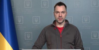 Россияне планируют провести 9 мая парад военнопленных, – Арестович