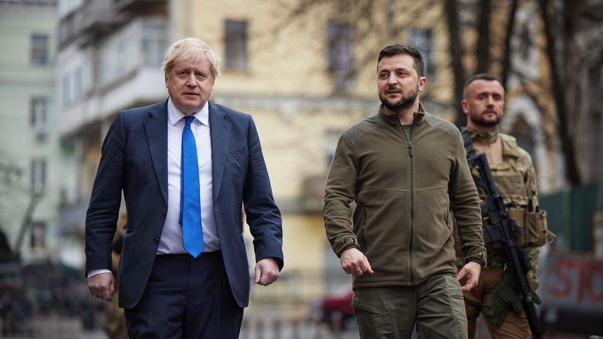 Джонсон після розмови з Зеленським пообіцяв подальшу військову допомогу Україні Джонсон після розмови з Зеленським пообіцяв подальшу військову допомогу Україні