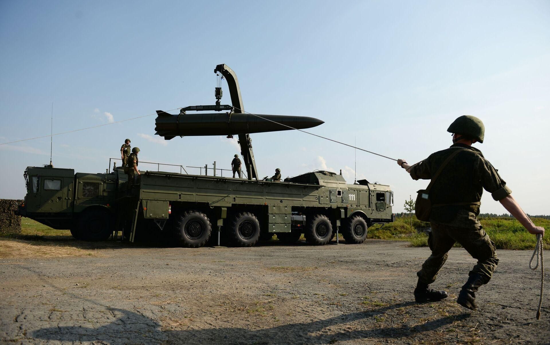 Загарбники перекидають додаткові сили під Бєлгород: там уже встановили "Іскандери" Загарбники перекидають додаткові сили під Бєлгород: там уже встановили "Іскандери"