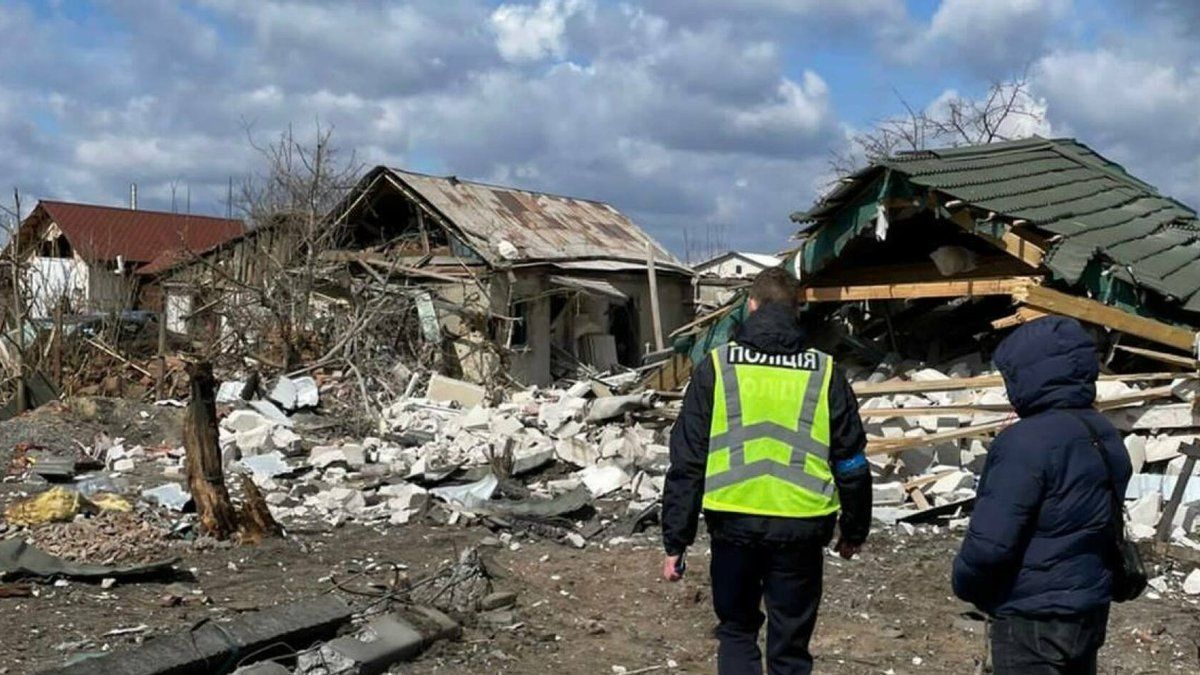 Російські окупанти на Великдень обстріляли Чугуїв: є загиблі та поранені - 24 Канал Російські окупанти на Великдень обстріляли Чугуїв: є загиблі та поранені - 24 Канал