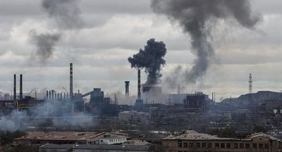 Самая трагическая ситуация на "Азовстали", – Арестович заявил, что Россия использует все силы