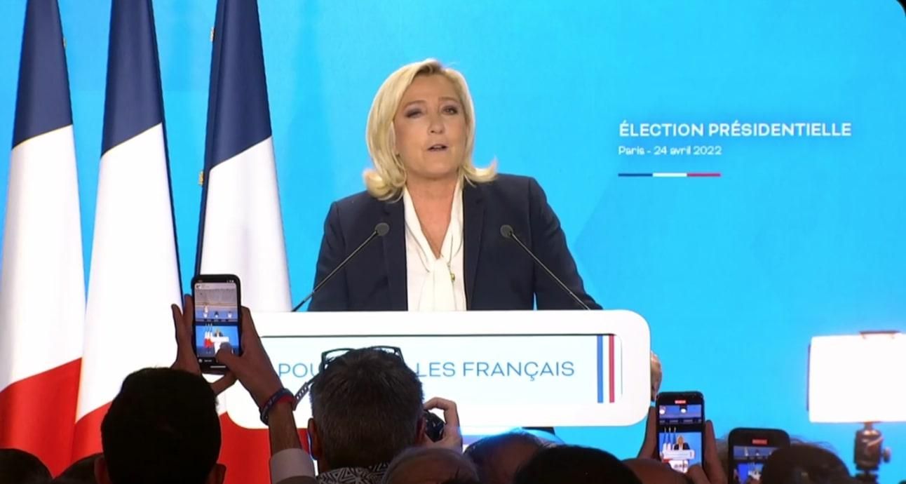 Ле Пен признала поражение в президентских выборах Франции