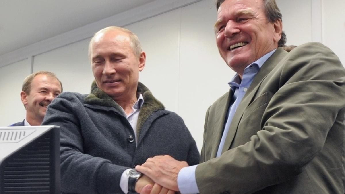 У Німеччині закликали соціал-демократів виключити Шредера з партії У Німеччині закликали соціал-демократів виключити Шредера з партії