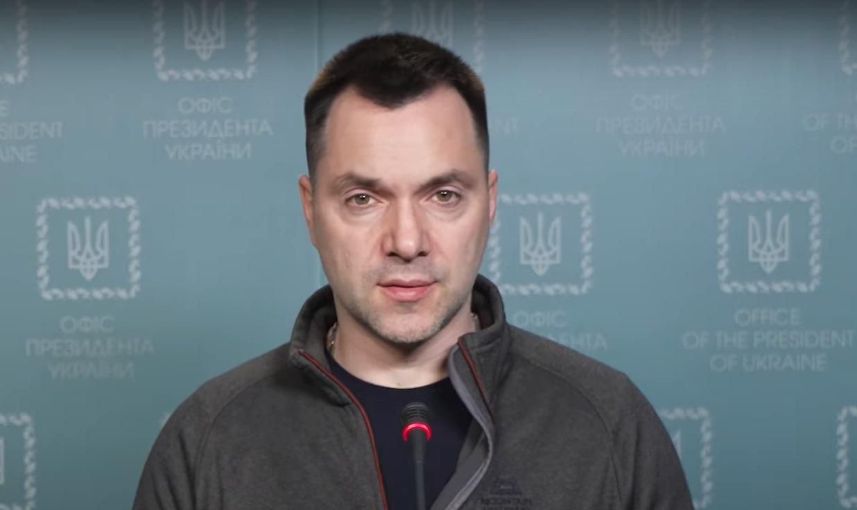 ВСУ бьют по командным пунктам и скоплениям вражеских войск на Херсонщине, – Арестович ВСУ бьют по командным пунктам и скоплениям вражеских войск на Херсонщине, – Арестович