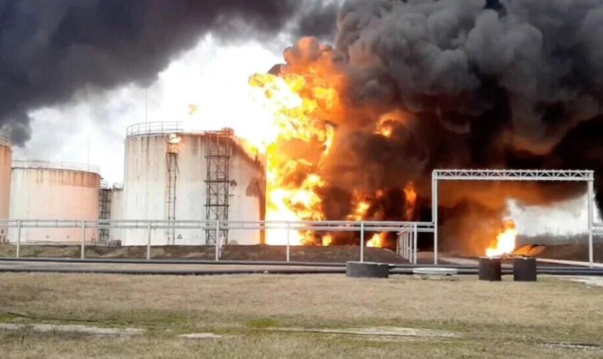 Патриотический угар, – Фейгин о "несчастном" случае на нефтебазе в Брянске Патриотический угар, – Фейгин о "несчастном" случае на нефтебазе в Брянске