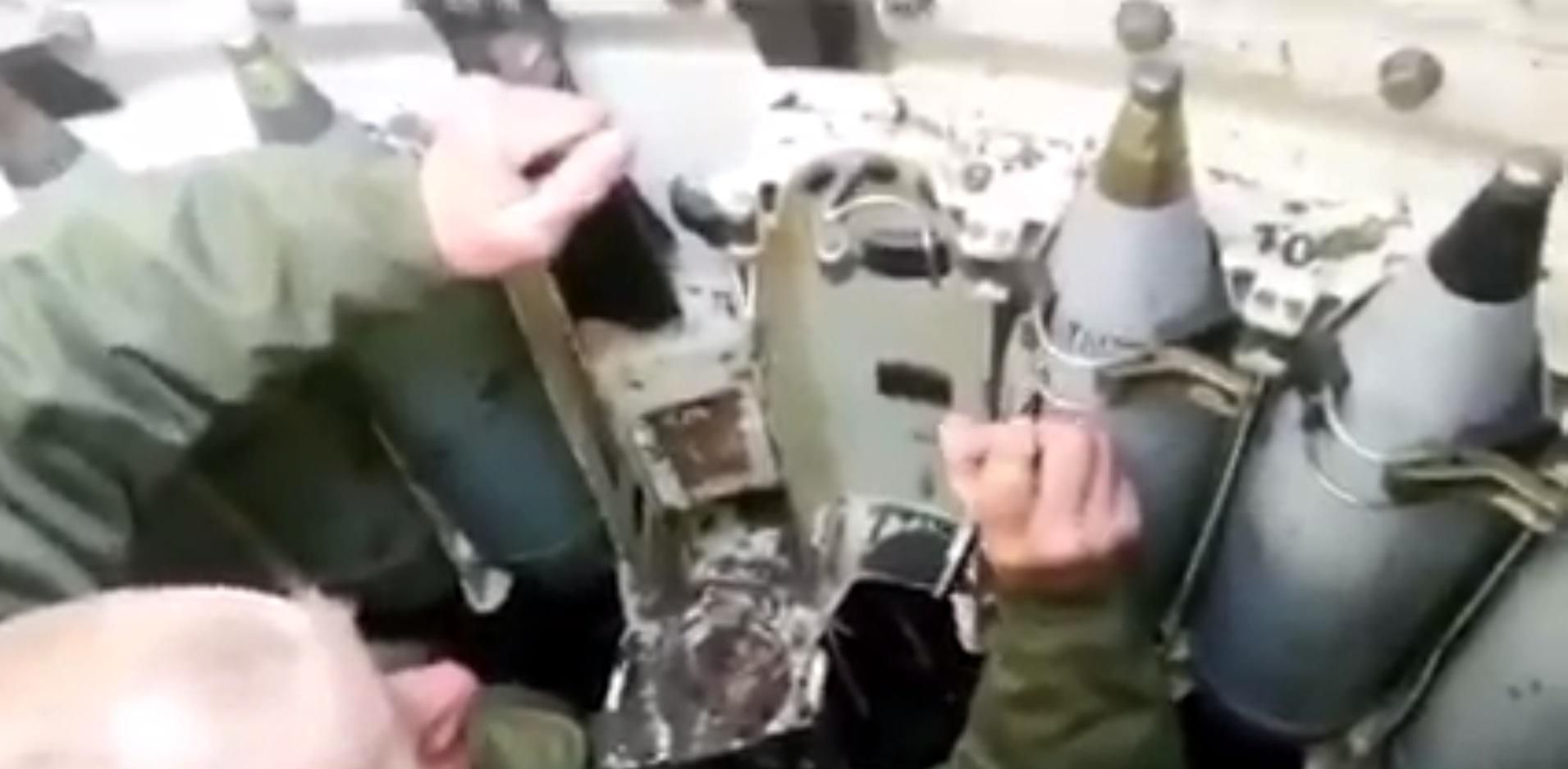 За Маріуполь, Старичі та Львів: як львівські десантники підписують "подарунки" для окупантів За Маріуполь, Старичі та Львів: як львівські десантники підписують "подарунки" для окупантів