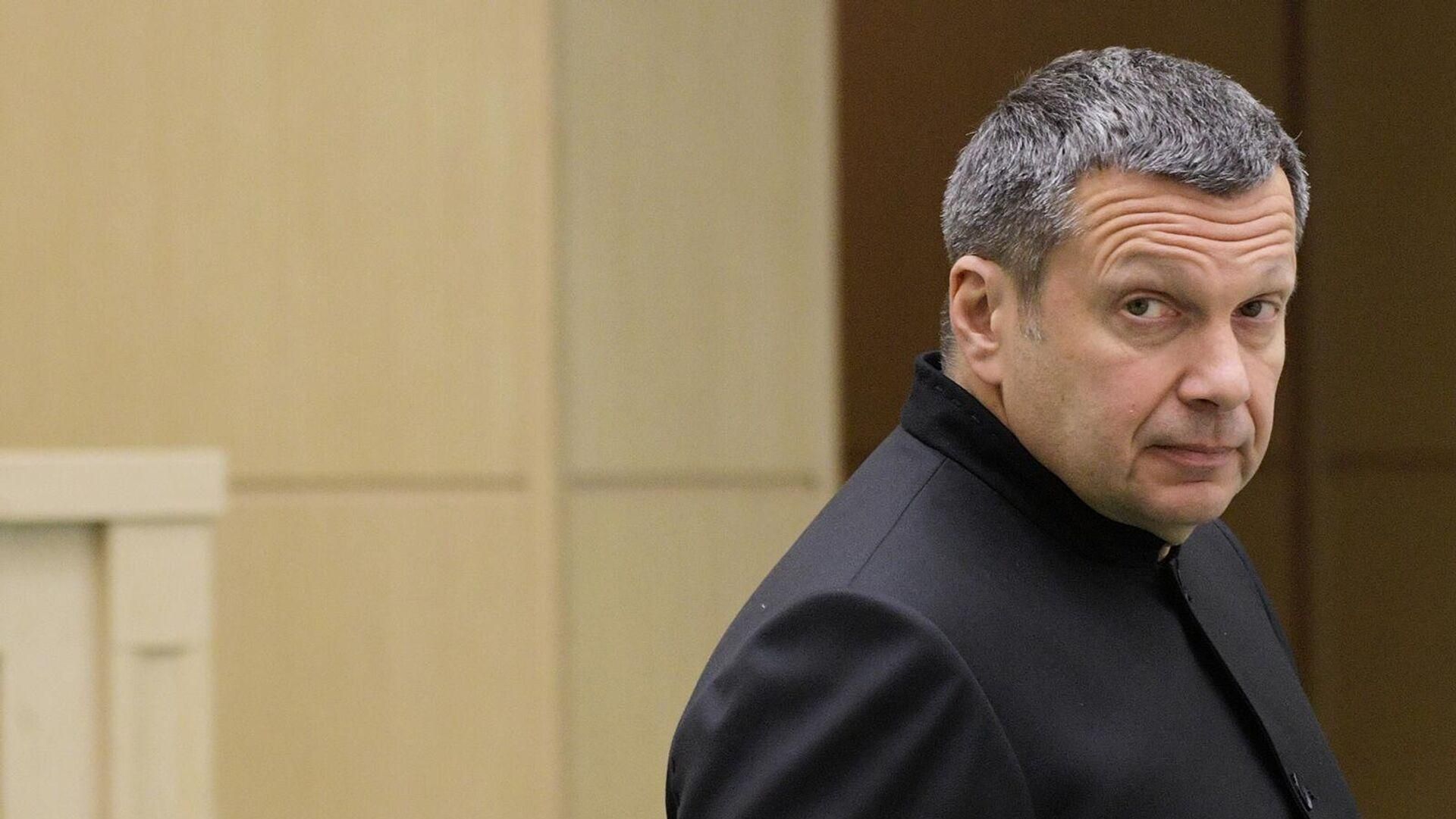 Нема сенсу вбивати Соловйова – він озвучує таку маячню, що з нього всі сміються, – Арестович Нема сенсу вбивати Соловйова – він озвучує таку маячню, що з нього всі сміються, – Арестович