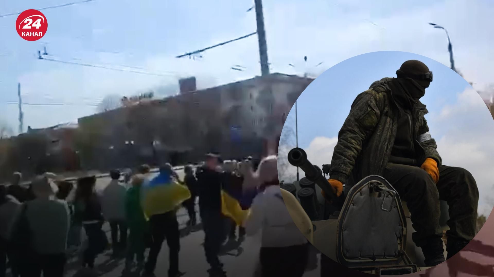 В Херсоне мирный митинг россияне разогнали газом и гранатами
