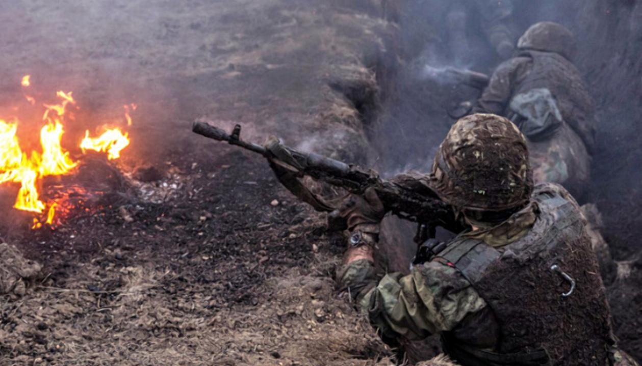 Враг наращивает темпы наступления на Востоке: атакует практически по всем направлениям