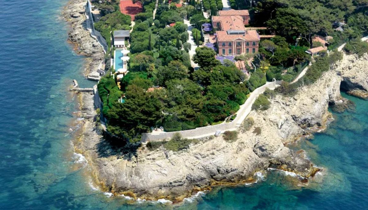 Франция арестовала виллы, владельцами которых могут быть российские олигархи, – СМИ Франция арестовала виллы, владельцами которых могут быть российские олигархи, – СМИ