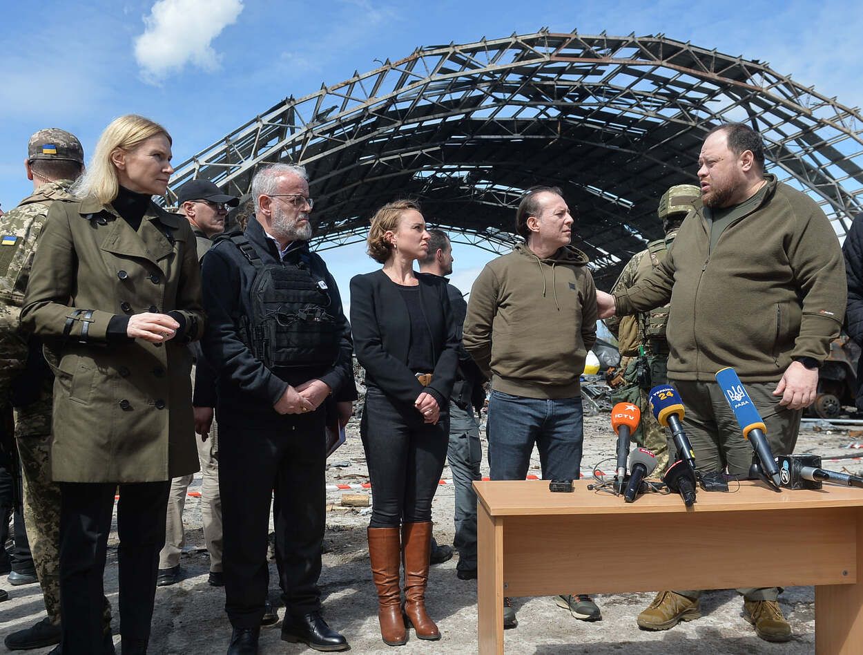 Спикеры парламентов Румынии, Северной Македонии и Швейцарии посетили Гостомель и Ирпень Спикеры парламентов Румынии, Северной Македонии и Швейцарии посетили Гостомель и Ирпень