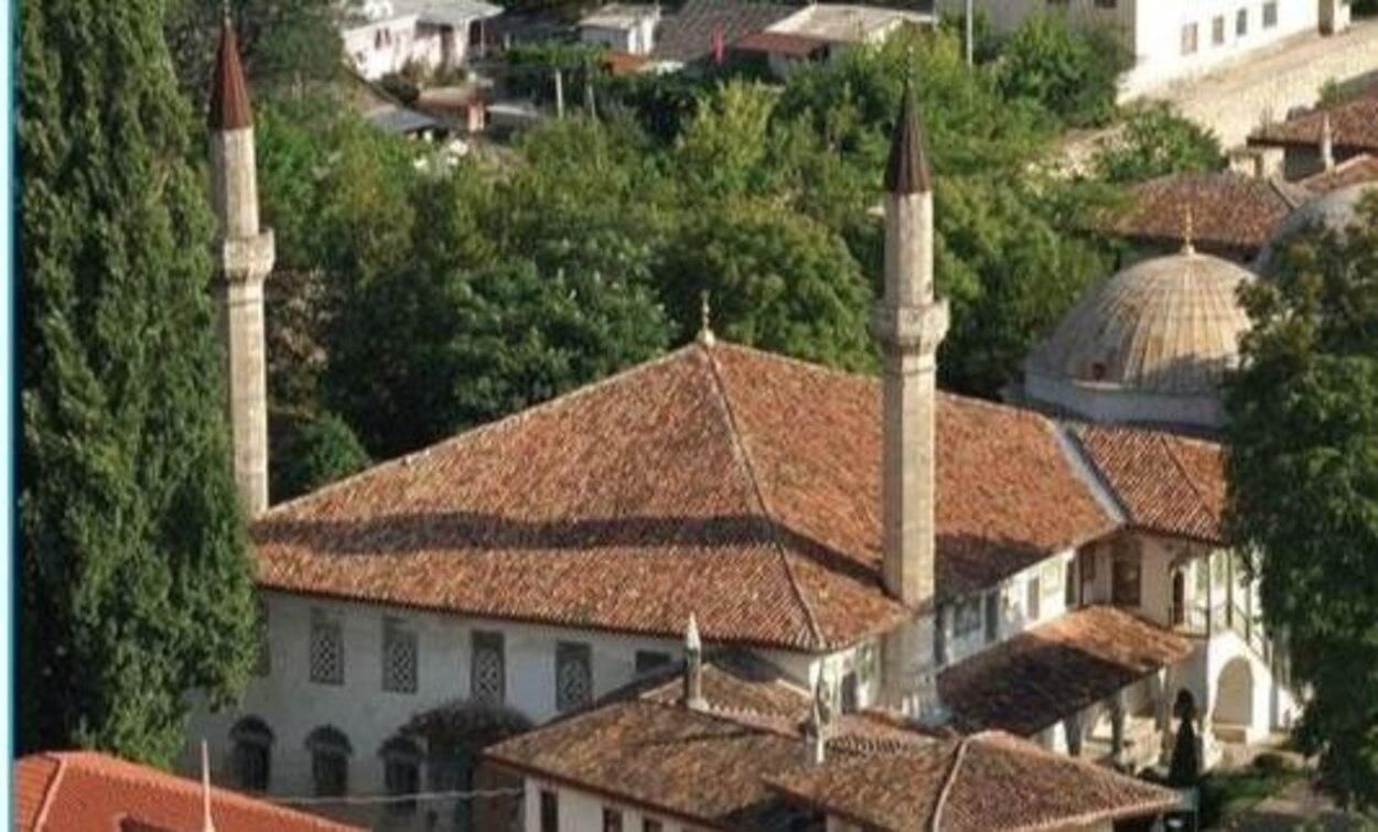 На мусульманском кладбище в Бахчисарае оккупанты планируют создать зону отдыха На мусульманском кладбище в Бахчисарае оккупанты планируют создать зону отдыха