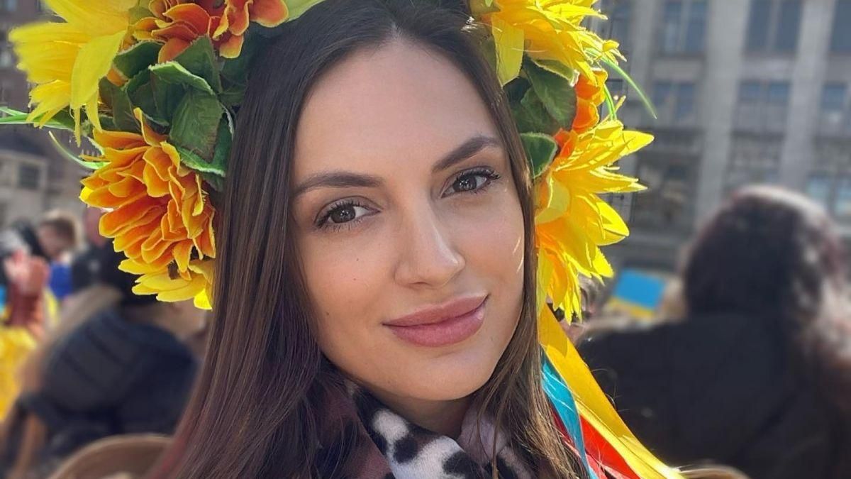 Фіналістка "Холостяка-10" співала на вулицях Амстердама: Дана Оханська збирала кошти для України