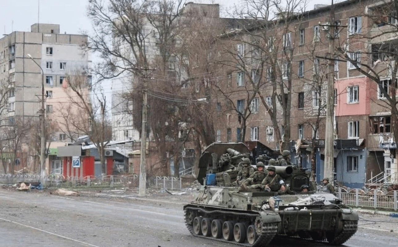 В Мариуполе оккупанты возобновили активность в районе парка: обыскивают и задерживают людей В Мариуполе оккупанты возобновили активность в районе парка: обыскивают и задерживают людей