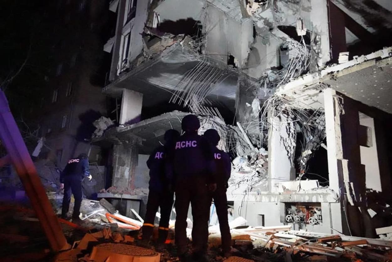 Ракетний удар по Києву 28 квітня: фото зруйнованих будинків - ДСНС