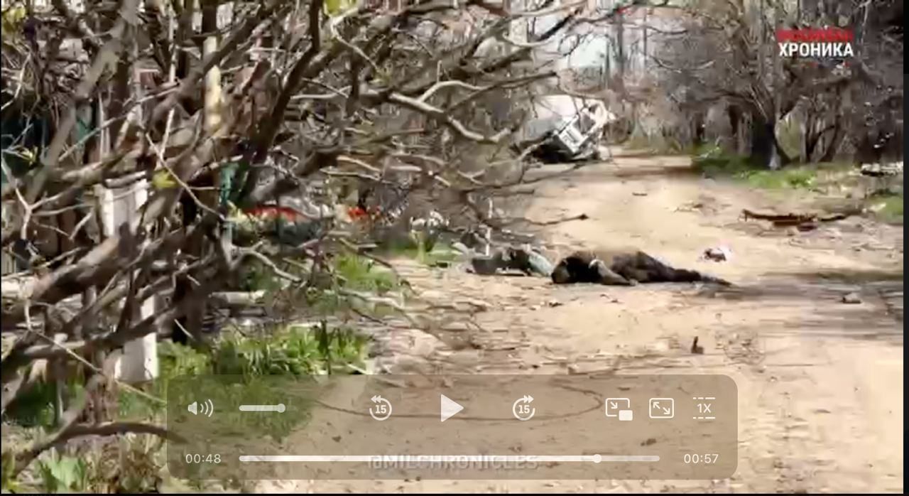 У Маріуполі росіяни видають за мертвих азовців своїх же солдатів У Маріуполі росіяни видають за мертвих азовців своїх же солдатів