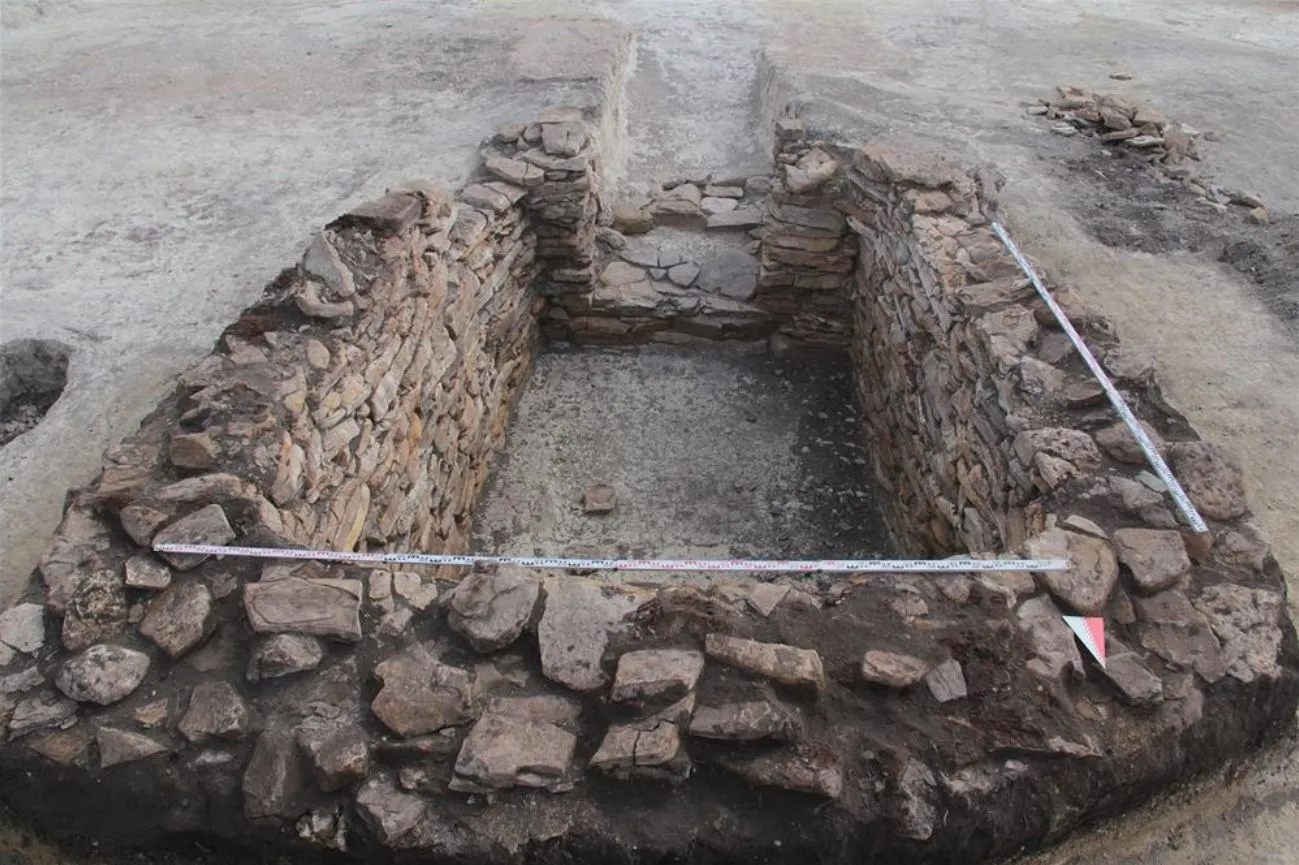 Розкопаний курган у тимчасово окупованому Криму Розкопаний курган у тимчасово окупованому Криму