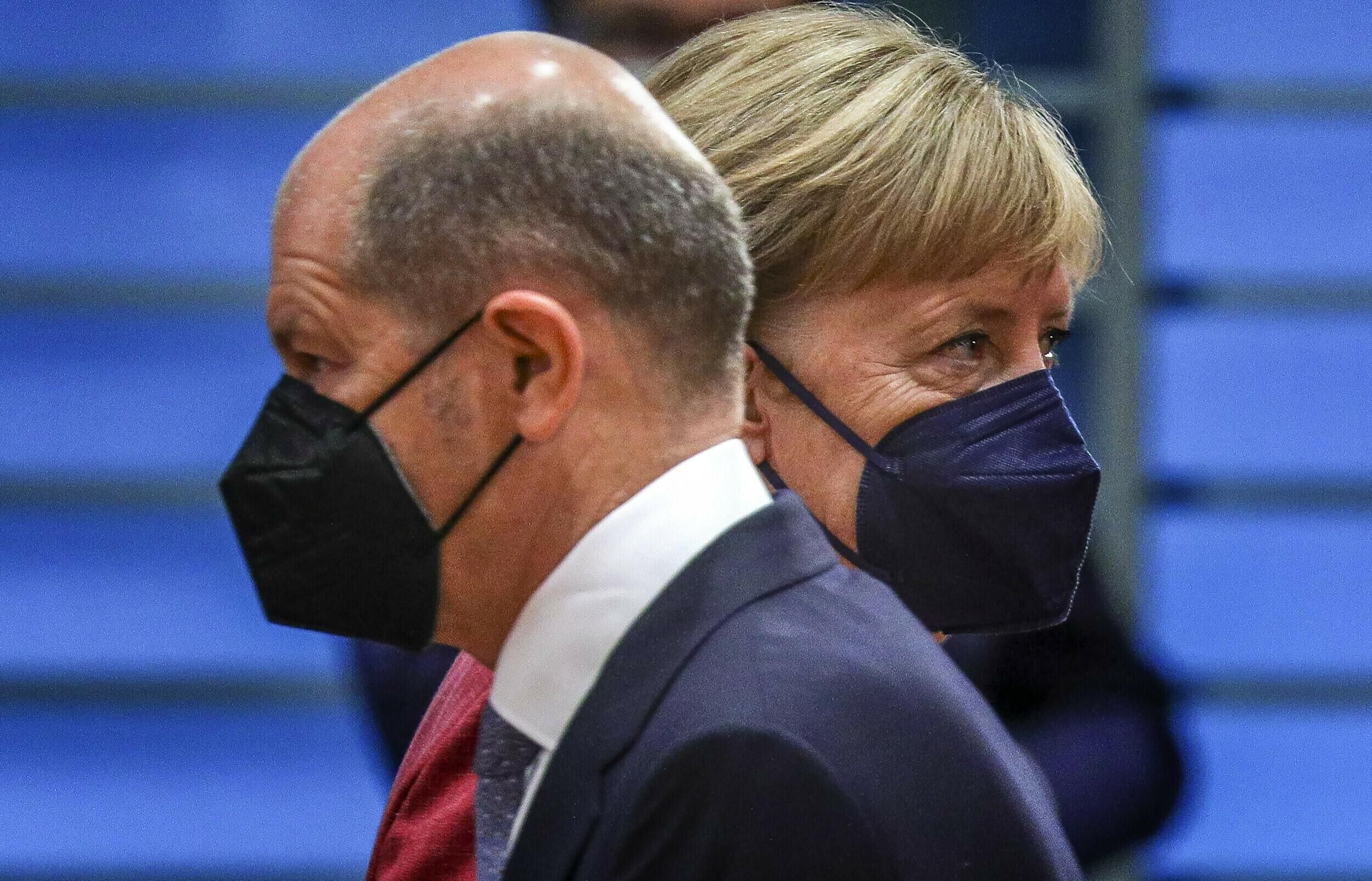 Через війну: цього року Шольц може піти у відставку, а Меркель повернутися до влади
