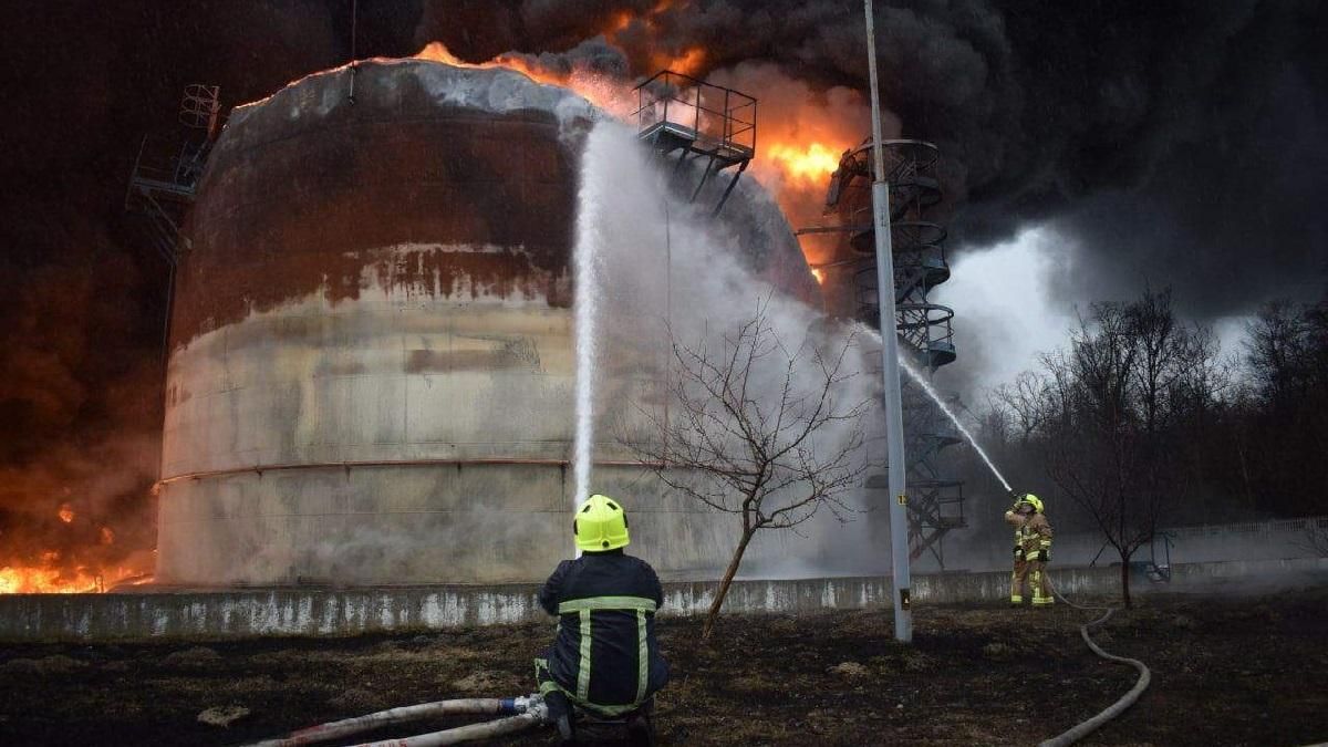 Обстрелы нефтебаз на Ровненщине: о подозрении сообщили российскому генерал-лейтенанту Кравченко Обстрелы нефтебаз на Ровненщине: о подозрении сообщили российскому генерал-лейтенанту Кравченко