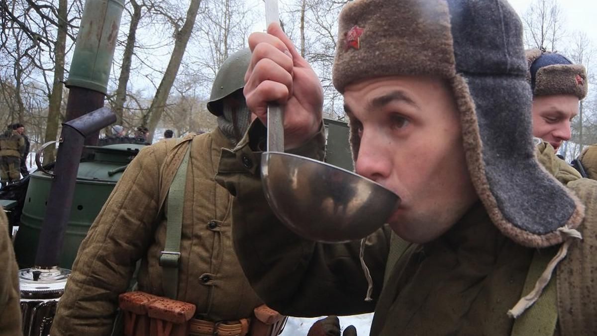 Путинские воины едят кошек и жалуются на недополученные зарплаты Путинские воины едят кошек и жалуются на недополученные зарплаты