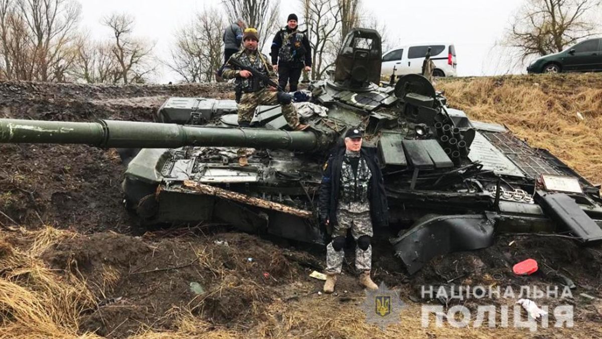 На Киевщине обнаружили брошенную вражескую технику и скрывавшегося российского пулеметчика