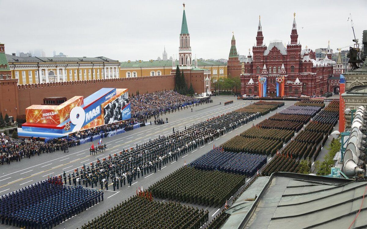 Росія відправить на парад 9 травня менше свого металобрухту та людей, ніж рік тому