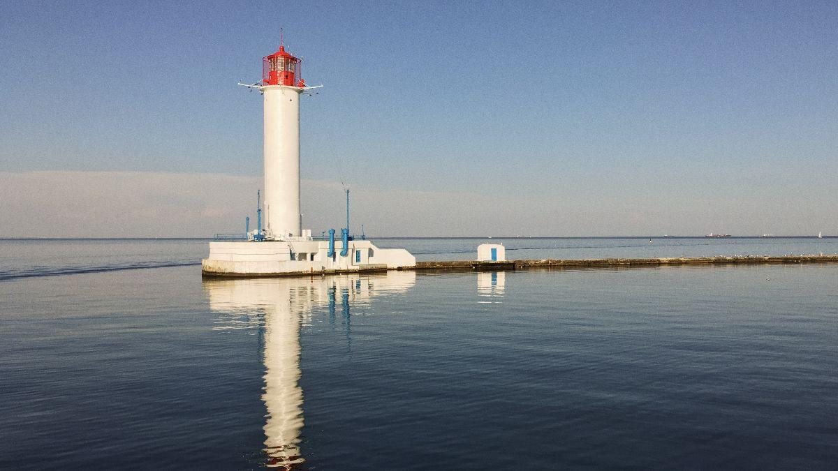 Міни та позиції військових: чому не можна гуляти на узбережжі Одеси Міни та позиції військових: чому не можна гуляти на узбережжі Одеси