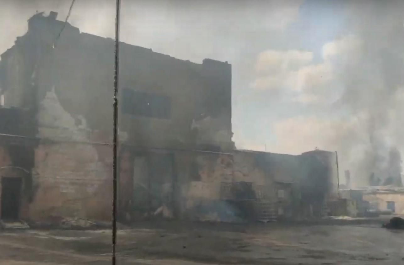 Пожар видели из разных уголков Харькова: видео страшных последствий обстрелов