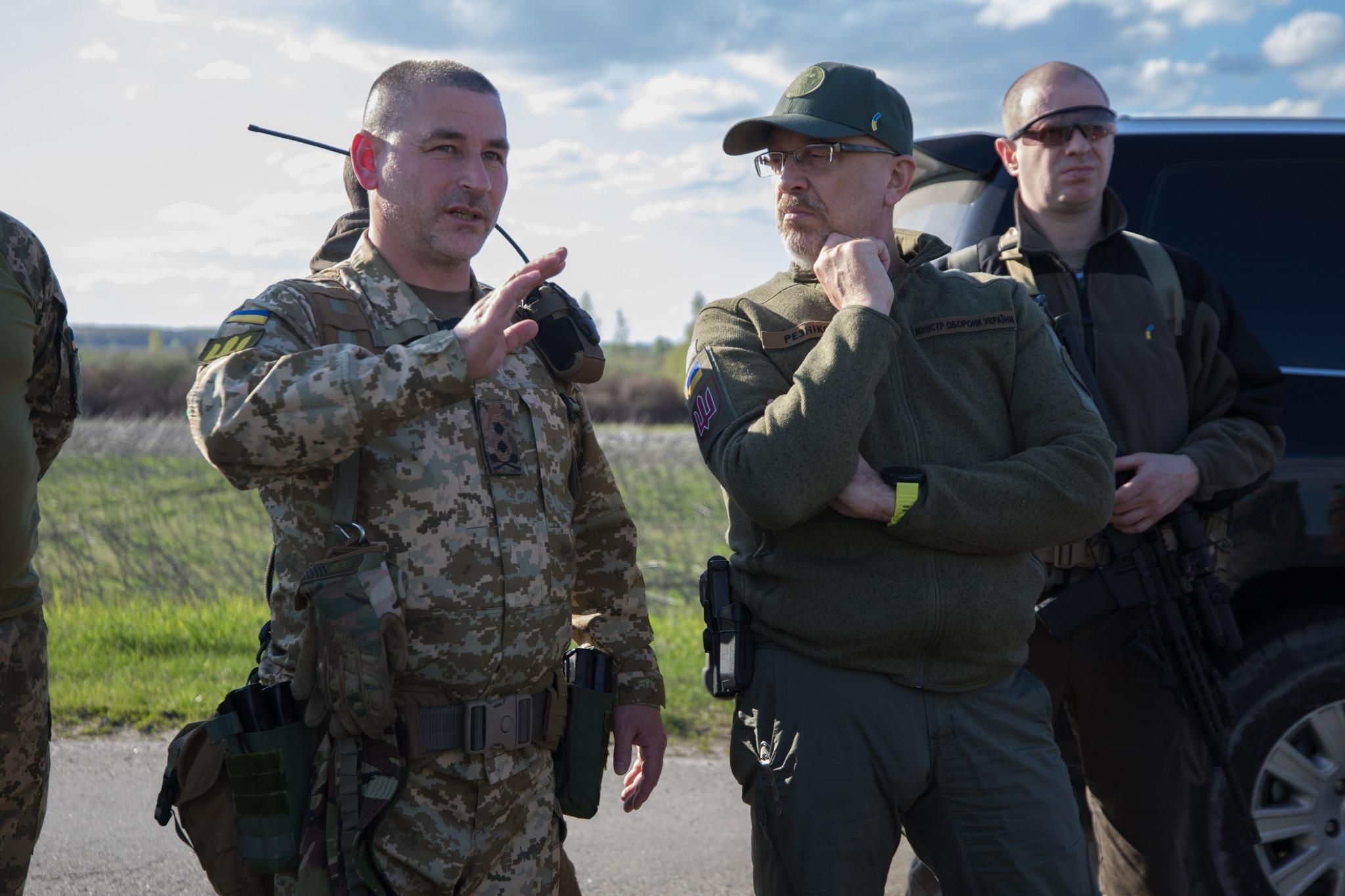 Резніков відвідав Чернігівщину і вручив військовим нагороди