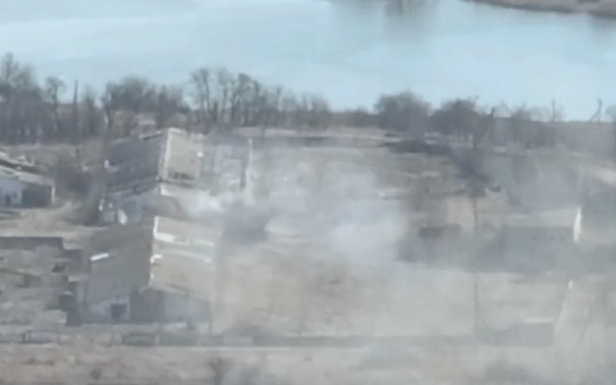 Украинские защитники уничтожили смертоносную технику россиян в Старомихайловке Украинские защитники уничтожили смертоносную технику россиян в Старомихайловке