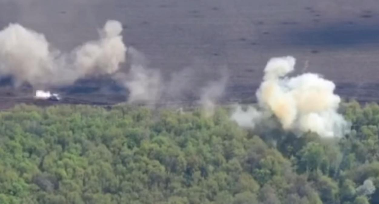 На Харківщині бійці ССО знищили скупчення техніки та уразили бліндаж окупантів: ефектне відео На Харківщині бійці ССО знищили скупчення техніки та уразили бліндаж окупантів: ефектне відео