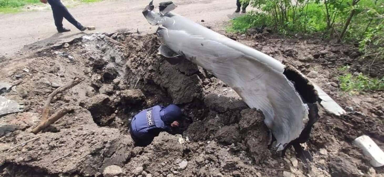 Россияне ударили по Лиману: погибла супружеская пара, 3 человека получили ранения Россияне ударили по Лиману: погибла супружеская пара, 3 человека получили ранения