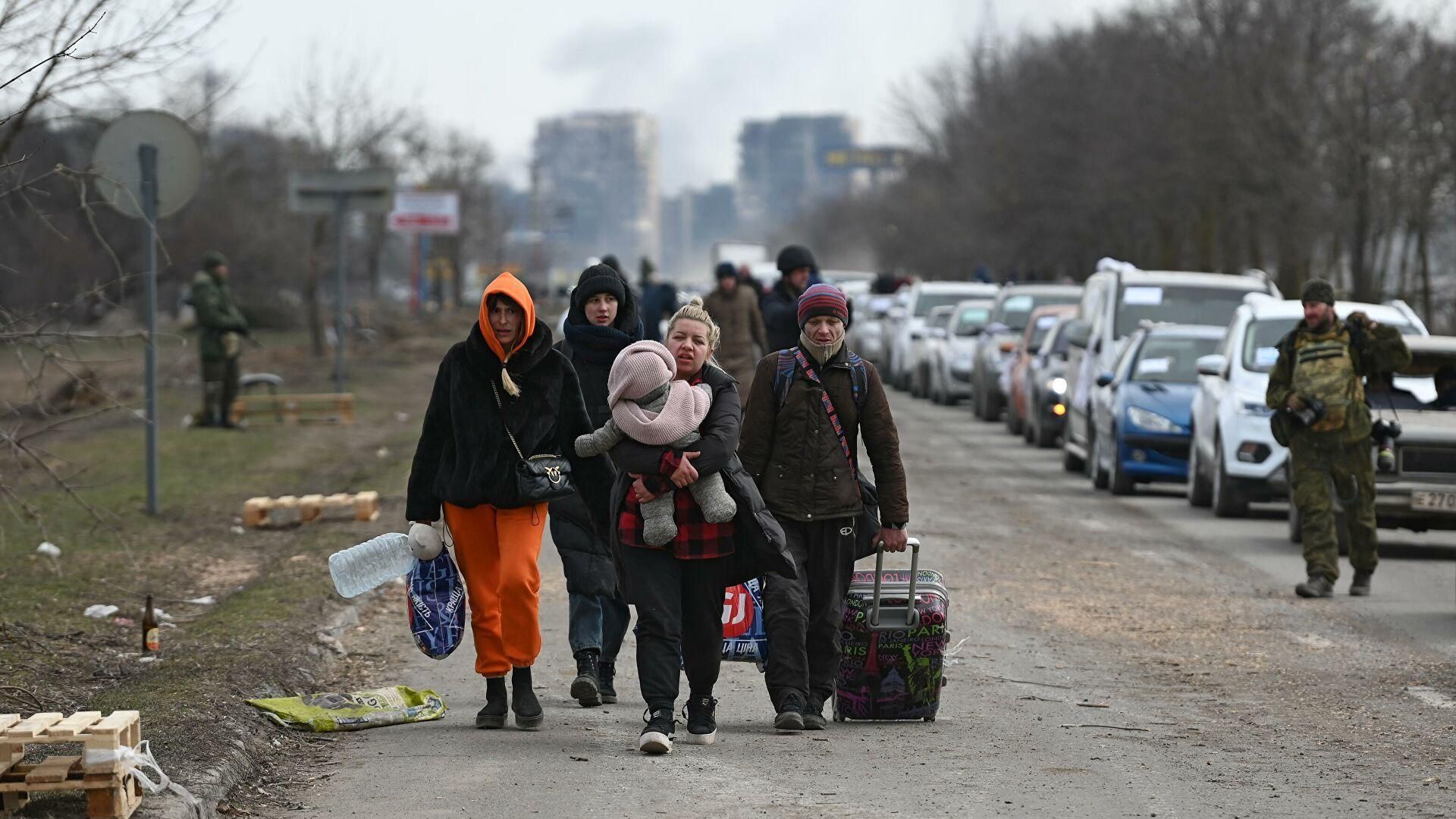 Эвакуированные из "Азовстали" жители Мариуполя прибыли в Запорожье