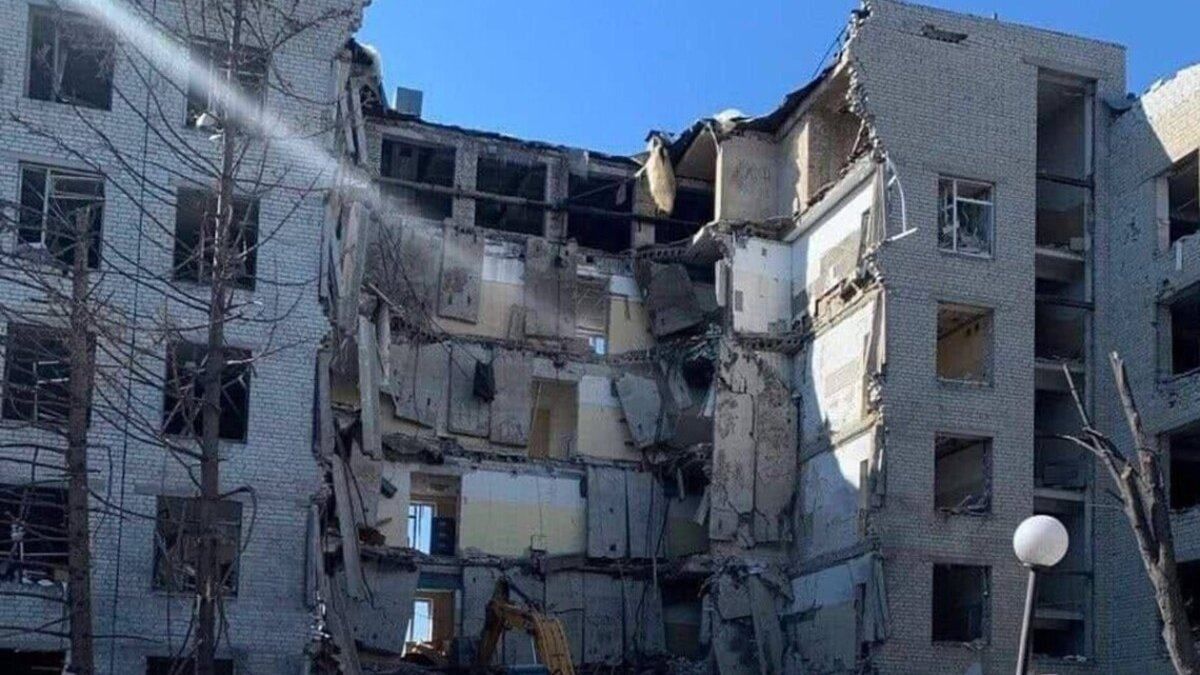 Россияне продолжают стрелять по Харькову из артиллерии: 3 человека погибли, 8 получили травмы