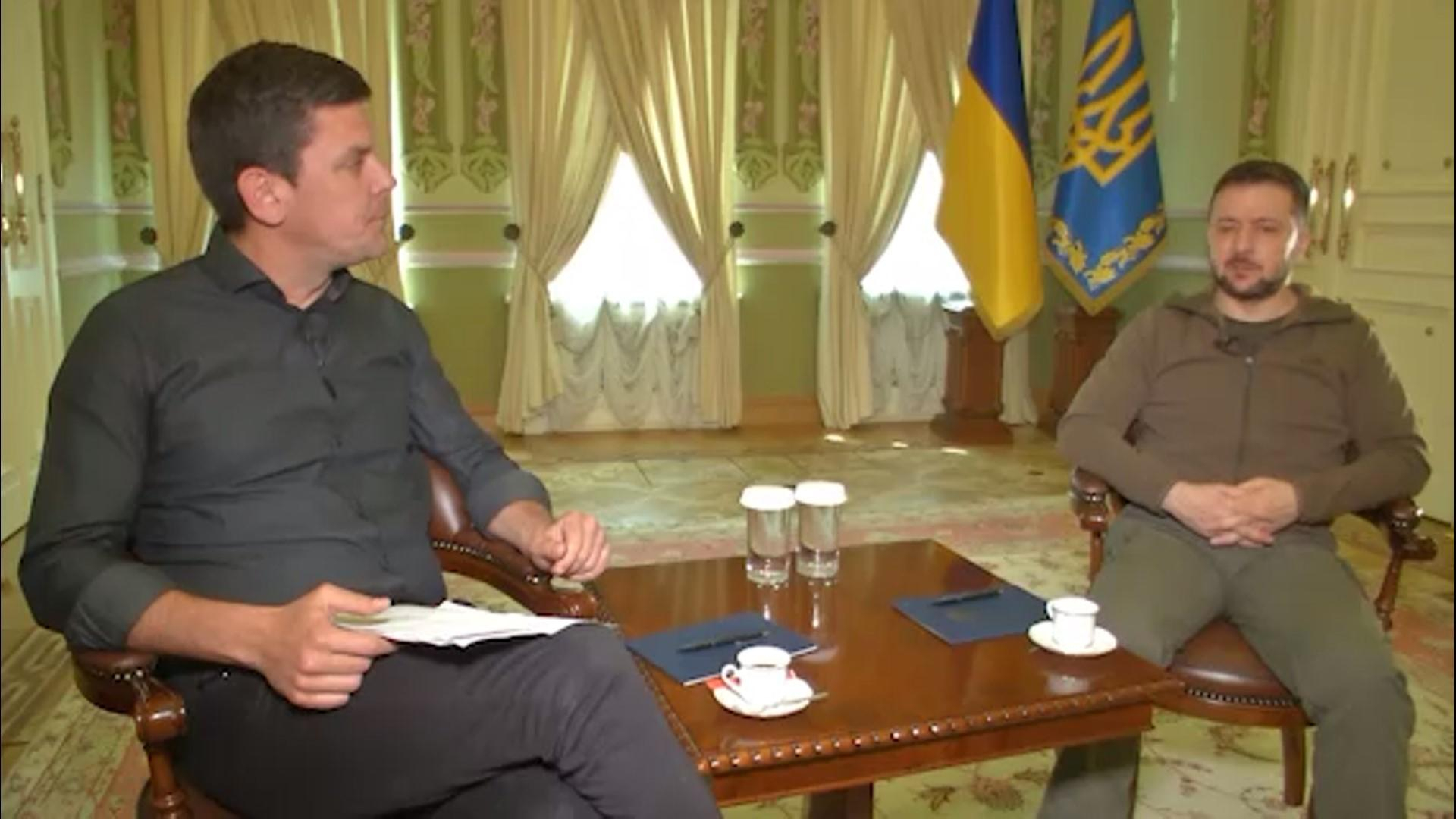 Зеленський відповів, чи змінив би якесь зі своїх рішень, якби мав таку можливість Зеленський відповів, чи змінив би якесь зі своїх рішень, якби мав таку можливість