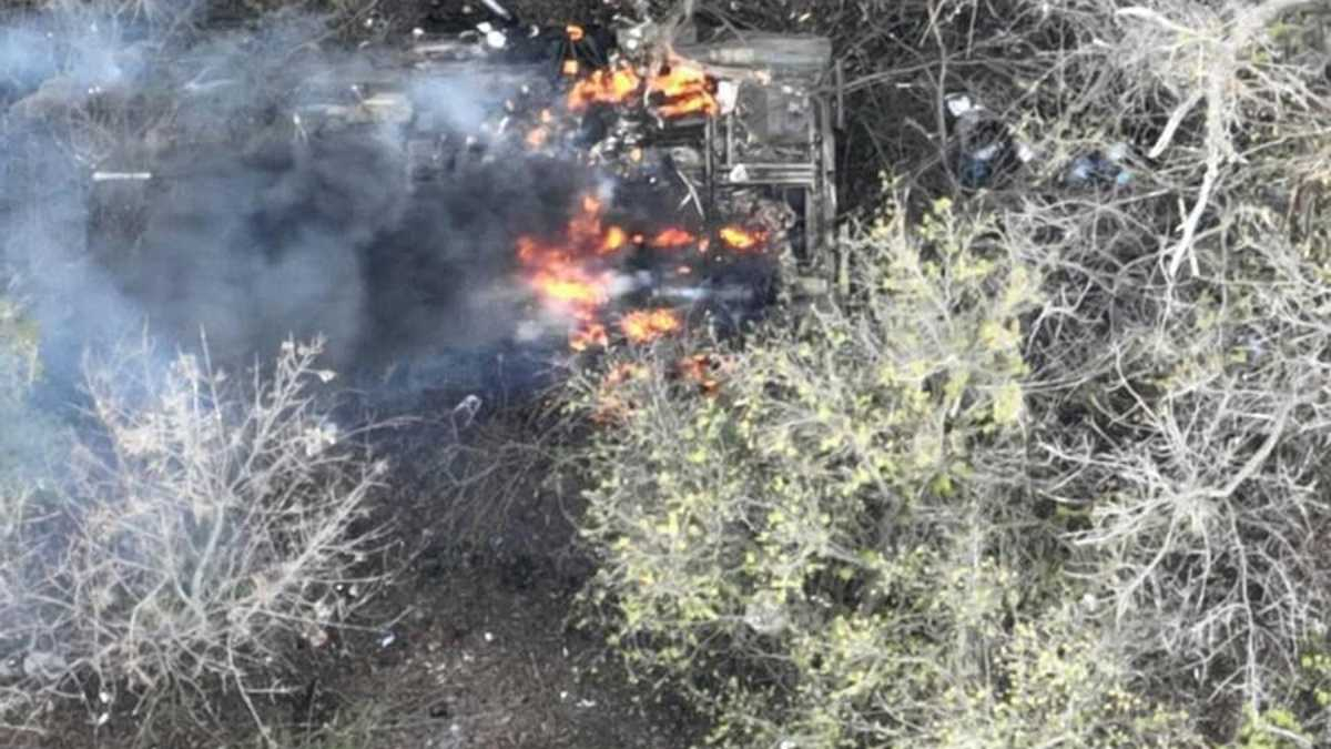 Окупанти залишили свою техніку "під носом у ЗСУ": ті знищили її влучним ударом