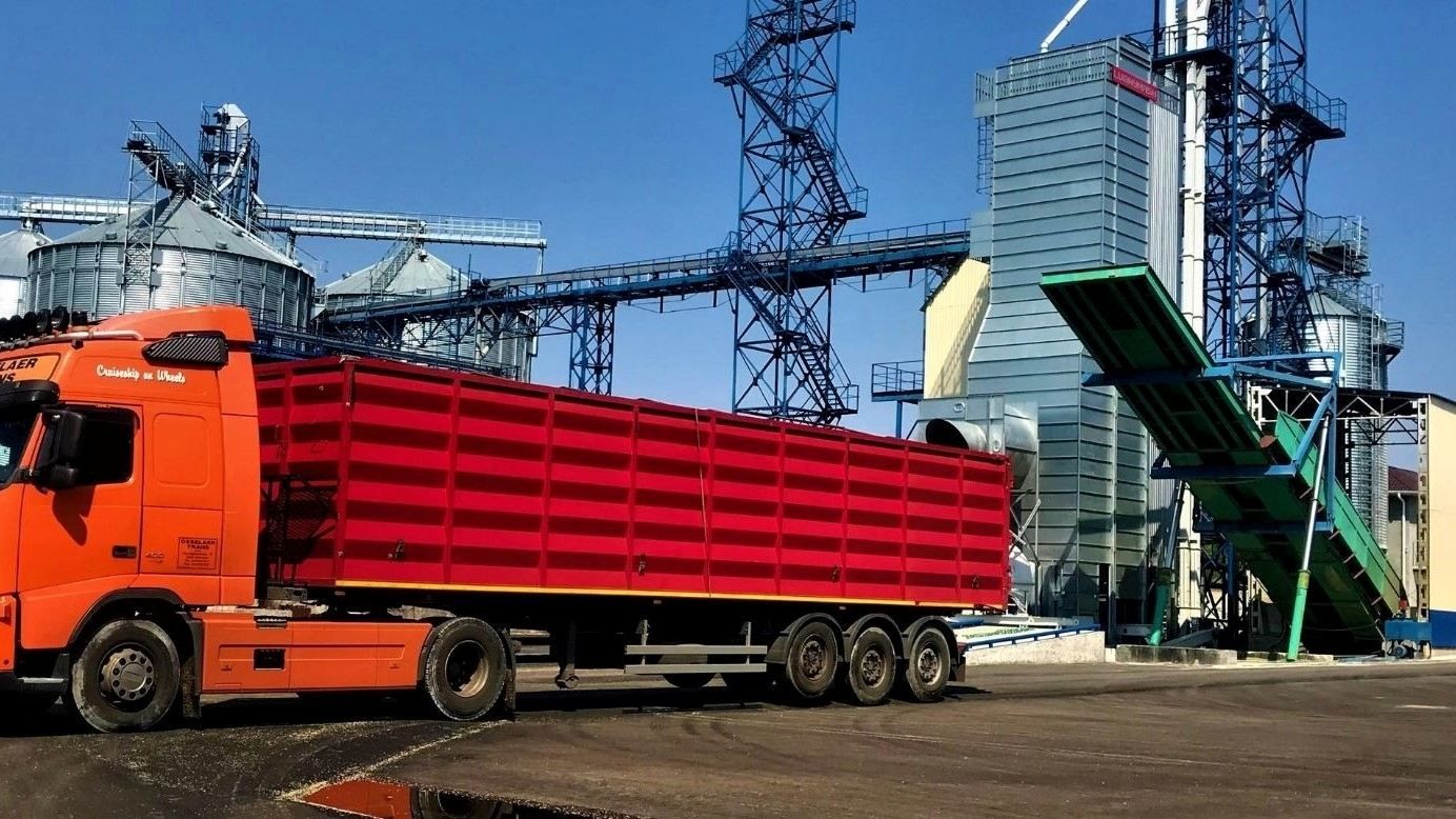 Окупанти розбомбили літаками сучасний елеватор у Рубіжному: фото до та після авіаудару Окупанти розбомбили літаками сучасний елеватор у Рубіжному: фото до та після авіаудару