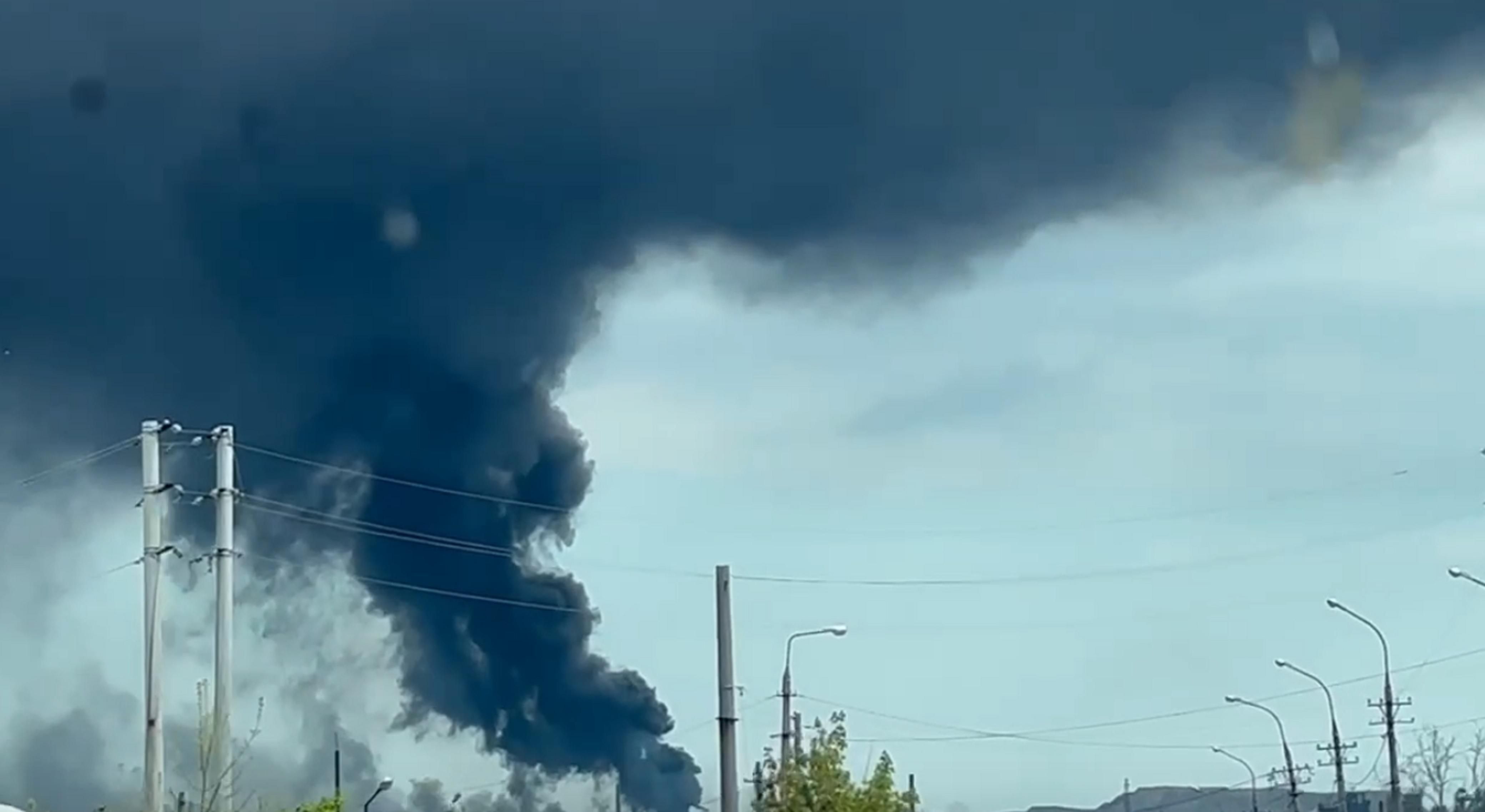 Окупанти розпочали штурм "Азовсталі" Окупанти розпочали штурм "Азовсталі"