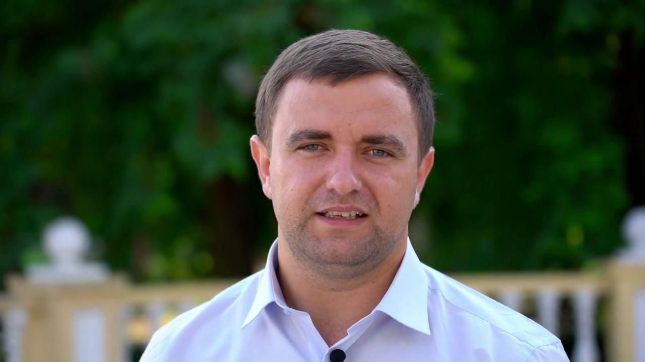 Нардепа Ковальова виключили з фракції "Слуга народу": він досі на окупованій території