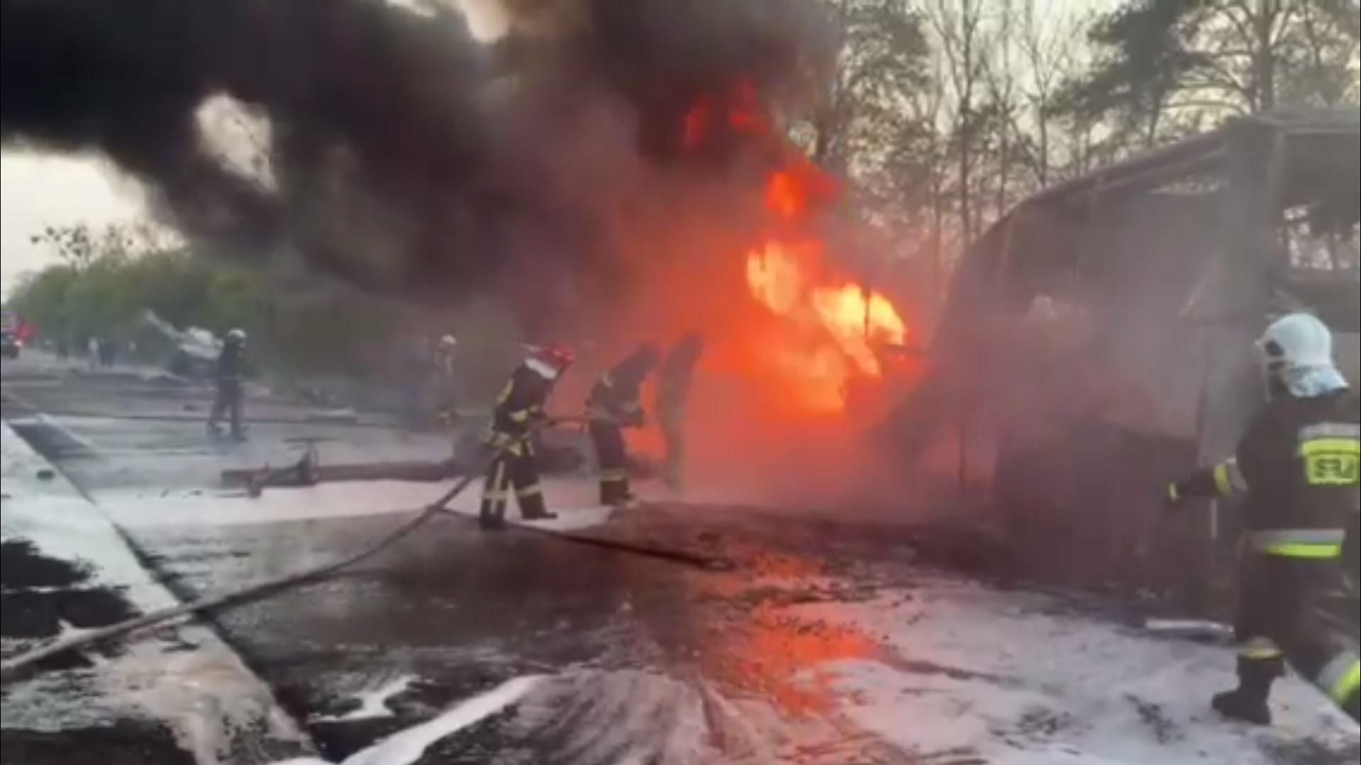 Пожежу на місці моторошної ДТП на Рівненщині вже загасили: що відомо про наслідки