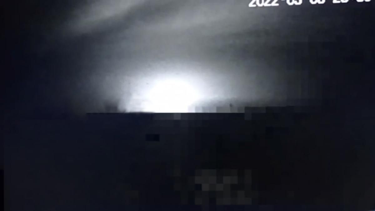 Пролунав вибух біля Запоріжжя: камери зняли спалах над містом